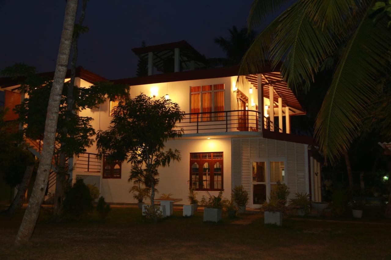 Villa A.Sms Induruwa Luaran gambar
