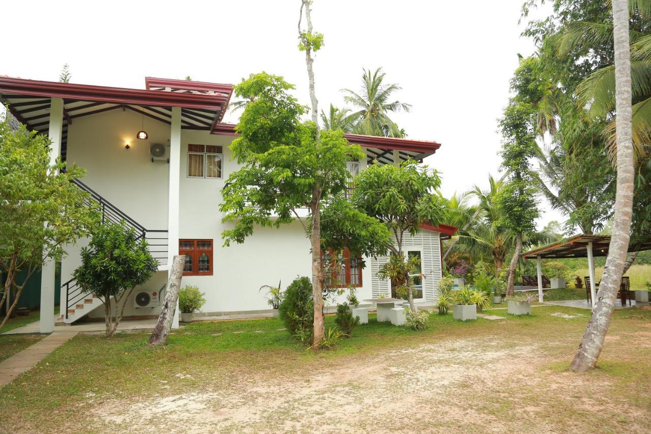Villa A.Sms Induruwa Luaran gambar